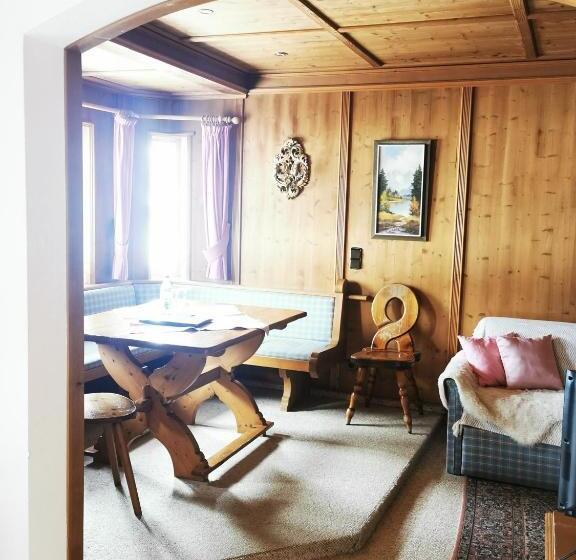 스탠다드 스튜디오, Gasthof & Hotel Zur Post