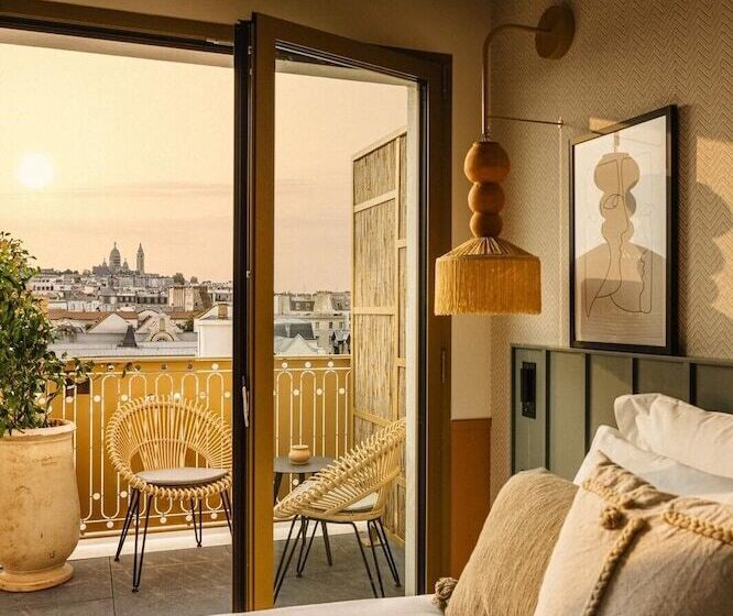 Classic room with balcony, Bloom House Hôtel & Spa