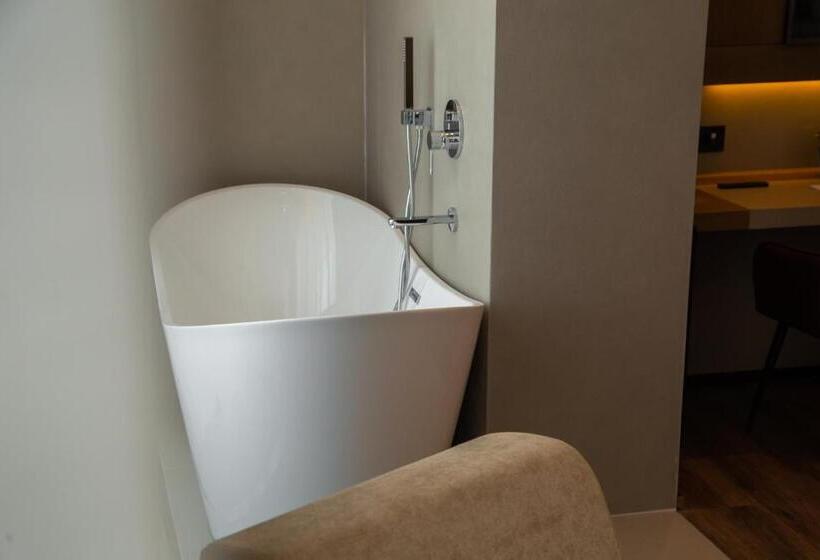 سوییت جونیور با چشم‌انداز دریا, Nassau