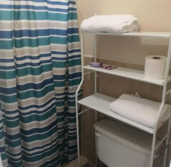 اتاق اکونومی یک تخته, Hostal Lima Verde