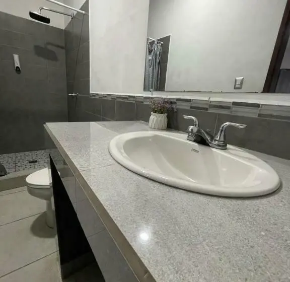 اتاق لوکس سه تخته, Boutique Los Pinos
