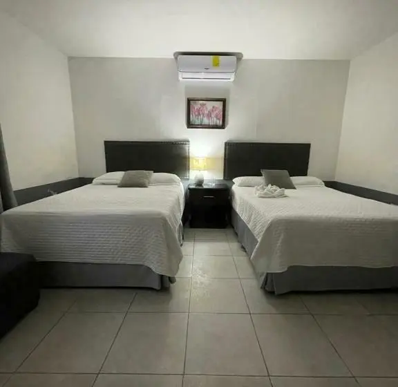 اتاق لوکس سه تخته, Boutique Los Pinos