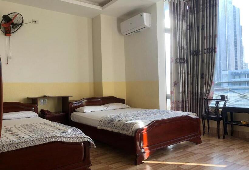اتاق استاندارد با تخت بزرگ, Khách Sạn Khánh Nhung