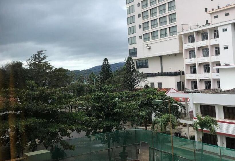 اتاق خانوادگی, Khách Sạn Khánh Nhung