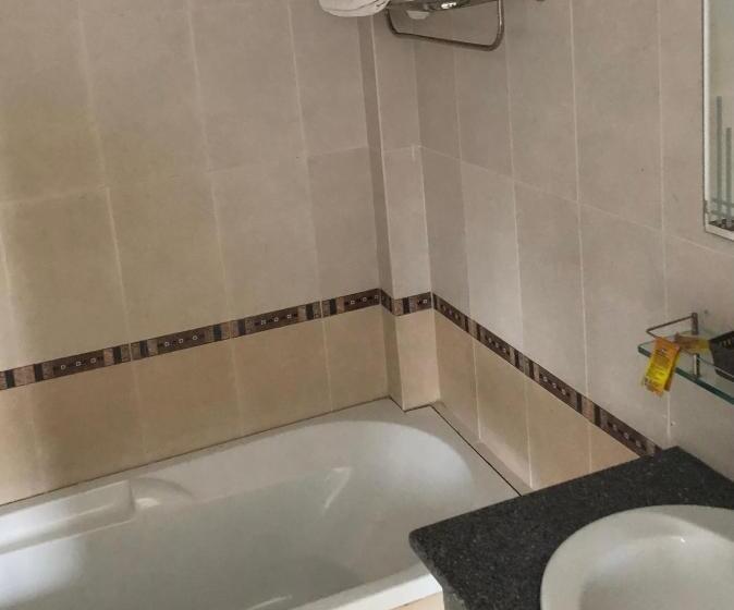 اتاق خانوادگی, Khách Sạn Khánh Nhung