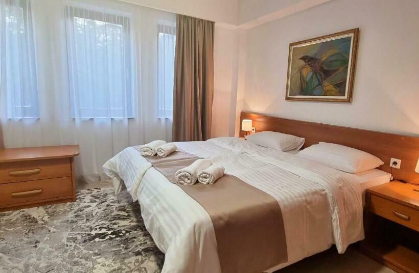 اتاق استاندارد, Mayberry Lake   Villa Medijapark