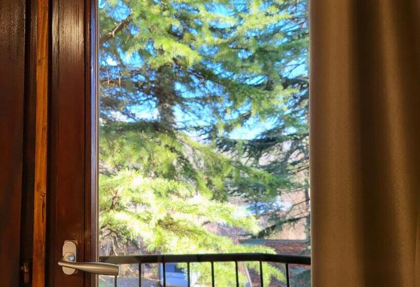 اتاق استاندارد چهارنفره با بالکن, Mayberry Lake   Villa Medijapark