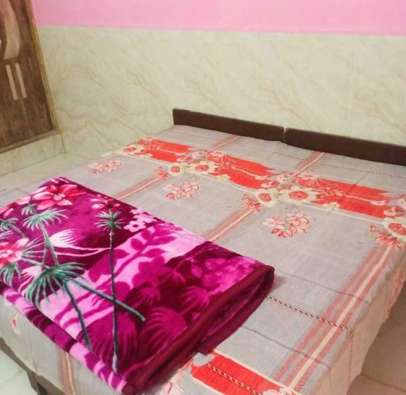 חדר קלאסי לשלושה, 70254 Billu