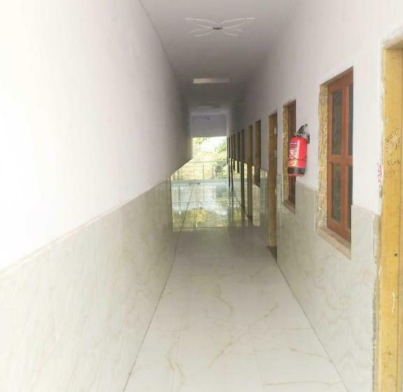 חדר קלאסי לשלושה, 70254 Billu