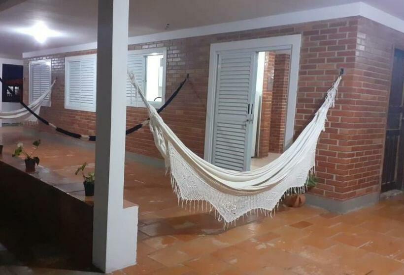 4ベッドルームハウス, Memora Guesthouse Casa Inteira Ou Quartos A Duas Quadras Da Praia E Próxima A Ilha Do Mel