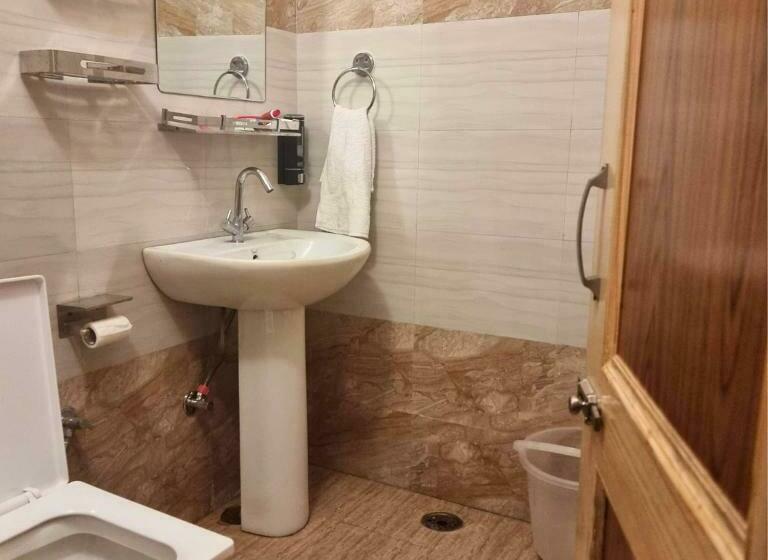 מיטה בחדר משותף, The Bunker Burwa Manali