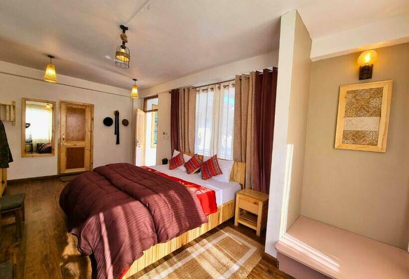 חדר דלוקס, The Bunker Burwa Manali