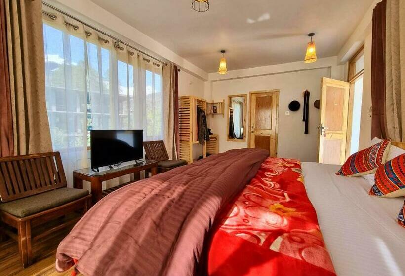 חדר דלוקס, The Bunker Burwa Manali