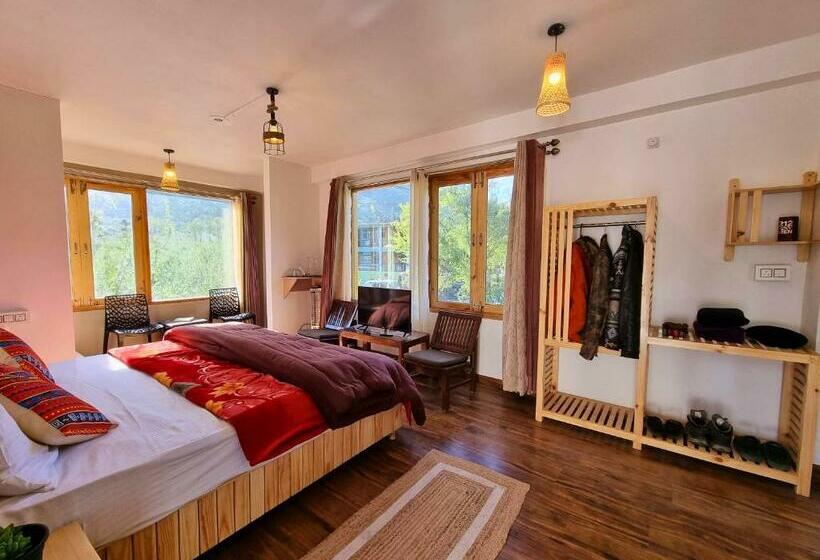 חדר דלוקס, The Bunker Burwa Manali