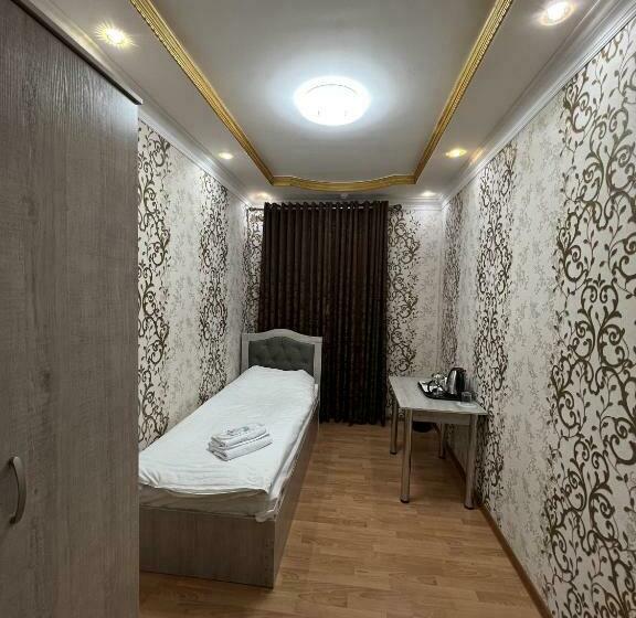 Habitació Economy Individual, Diyora Hostel