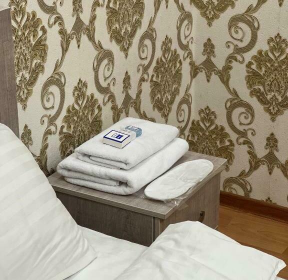 Habitació Economy, Diyora Hostel