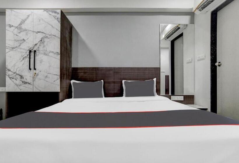 חדר קלאסי לשלושה, O Dev S Inn