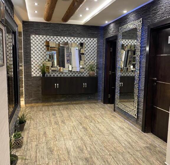 استودیوی استاندارد, Mujen Lux Zgrada Apartman B19