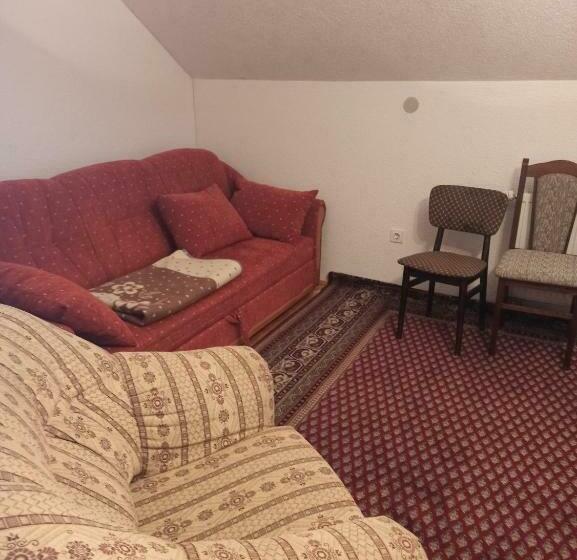 اتاق استاندارد سه نفره, Sobe I Apartmani Dragović