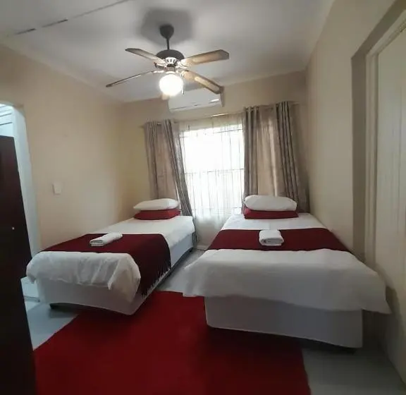４ベッドルームハウス, The Family And Prayer Guesthouse