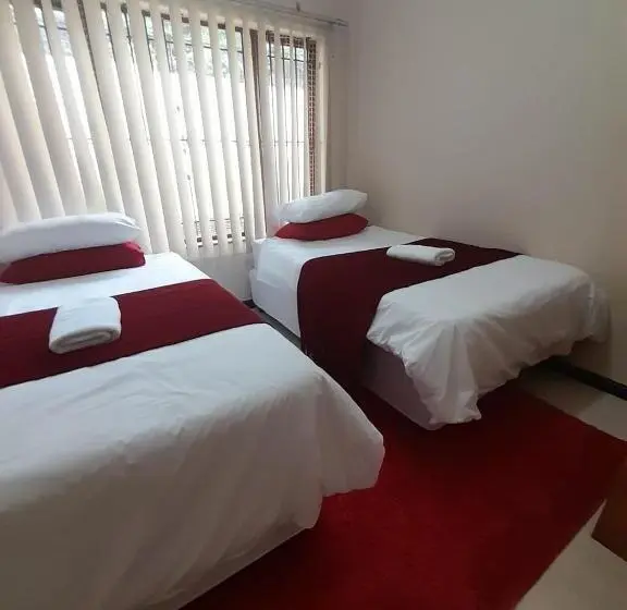 ４ベッドルームハウス, The Family And Prayer Guesthouse