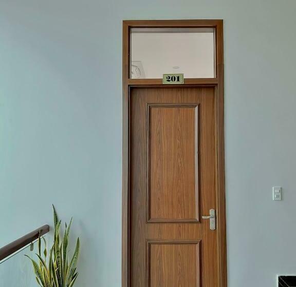 اتاق خانوادگی, 150 Homestay