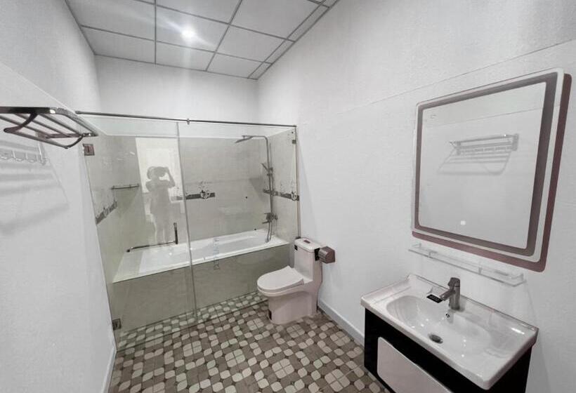 اتاق پریمیوم چهارنفره, Hodota Cam Binh Resort & Spa Lagi Beach