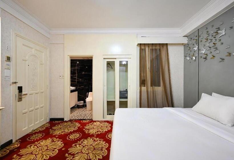 اتاق لوکس, California Saigon Hotel & Rooftop Pool