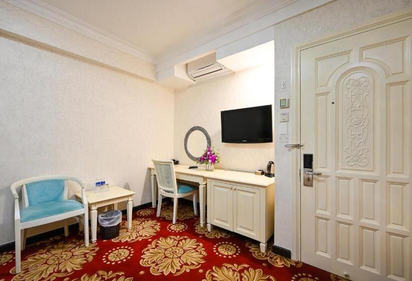 اتاق لوکس, California Saigon Hotel & Rooftop Pool