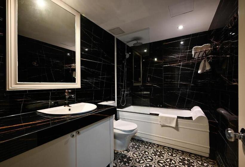 اتاق استاندارد با تخت بزرگ, California Saigon Hotel & Rooftop Pool