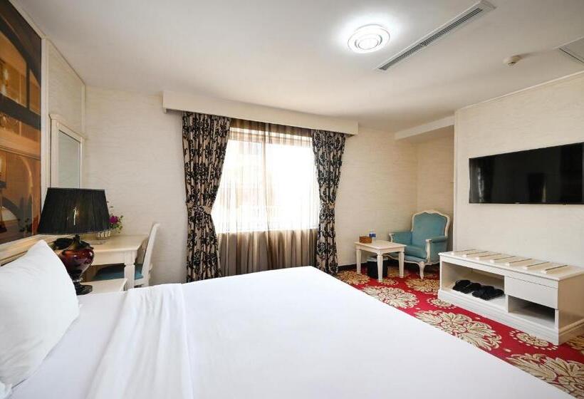 اتاق استاندارد با تخت بزرگ, California Saigon Hotel & Rooftop Pool