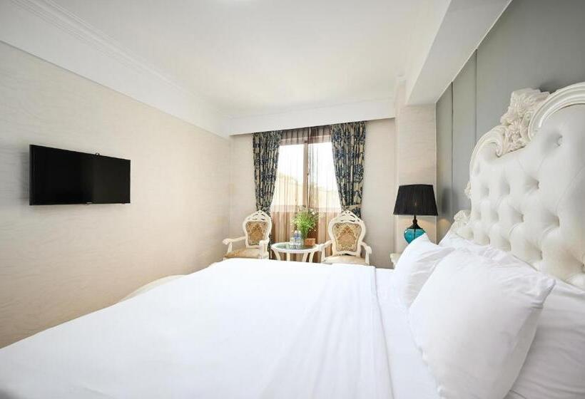 اتاق استاندارد با تخت بزرگ, California Saigon Hotel & Rooftop Pool