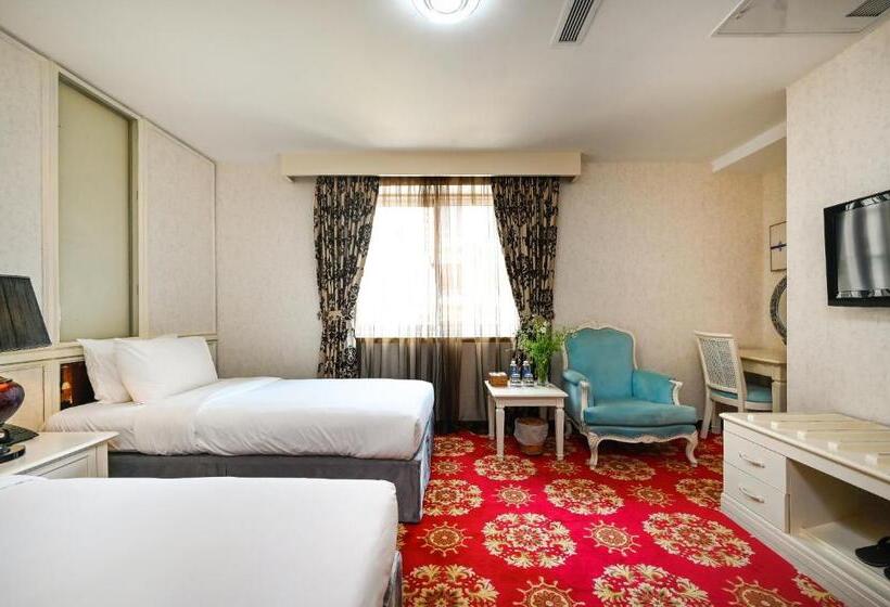 اتاق استاندارد با چشم‌انداز, California Saigon Hotel & Rooftop Pool