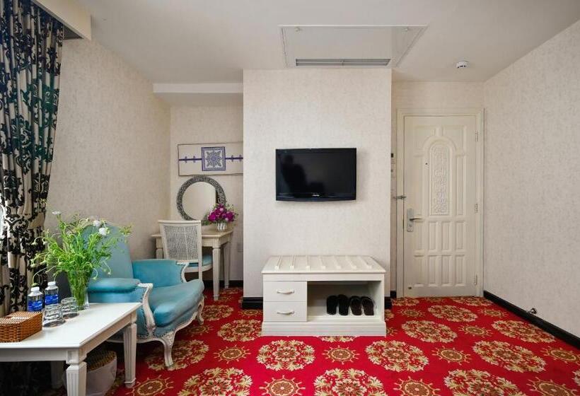 اتاق استاندارد با چشمانداز, California Saigon Hotel & Rooftop Pool