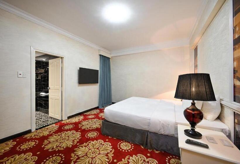 سوییت جونیور لوکس, California Saigon Hotel & Rooftop Pool