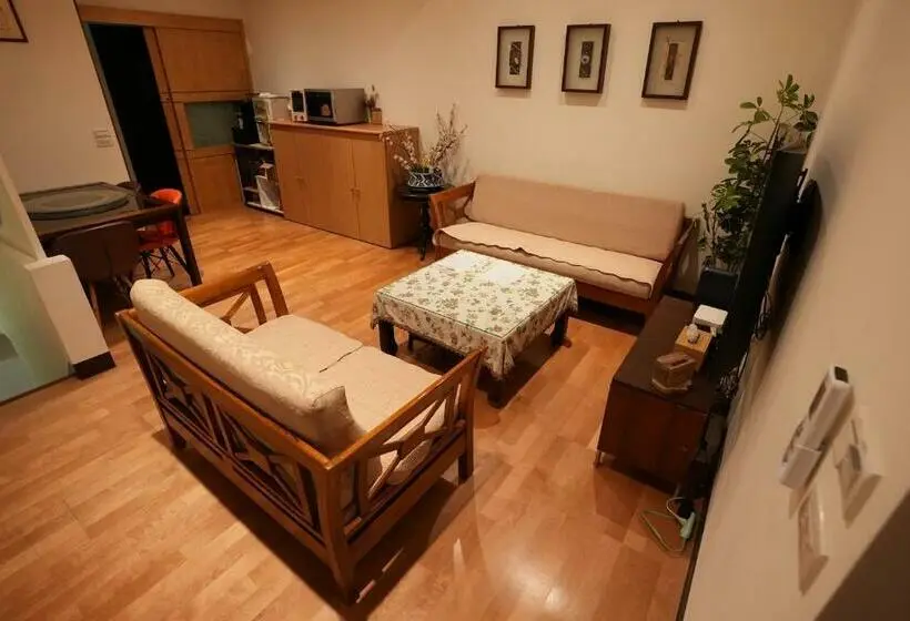 اتاق استاندارد با سرویس بهداشتی مشترک, Lemuju B&b
