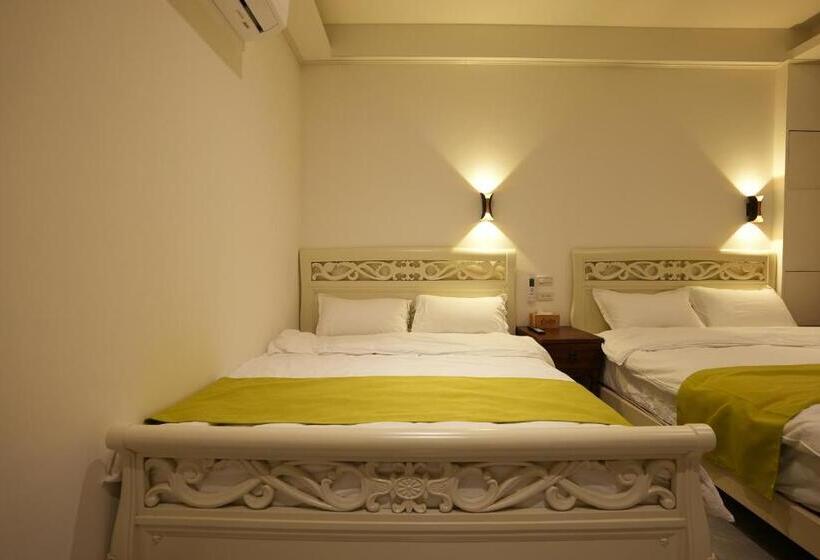 اتاق استاندارد چهار تخته, Lemuju B&b