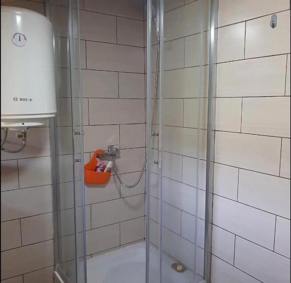 سوییت خانوادگی, Kremanski čardak