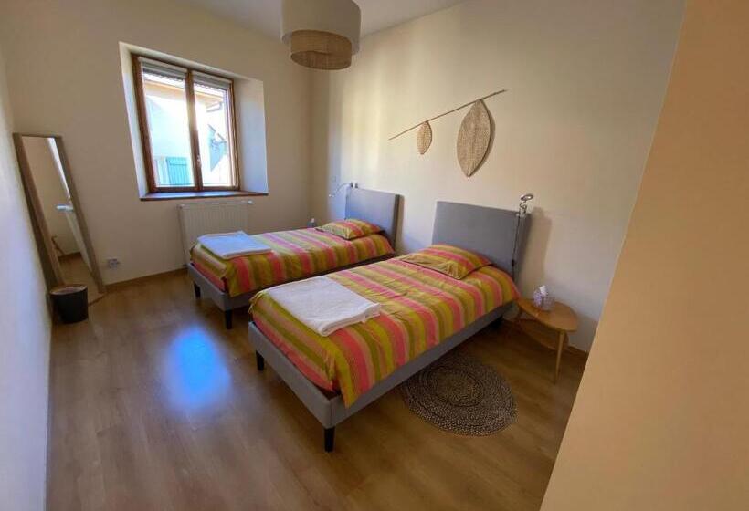 Дом 4 Спальни, Maison D Hôtes   La Grange Du Janin