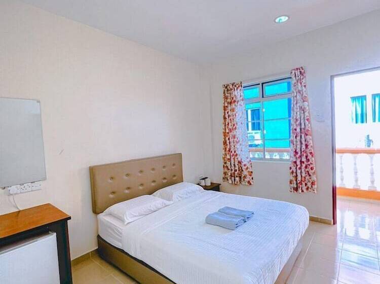 디럭스 룸, Amzar Motel Cenang