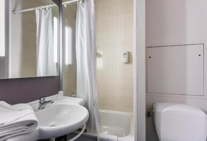 Номер Стандарт, B&b Hotel Béziers