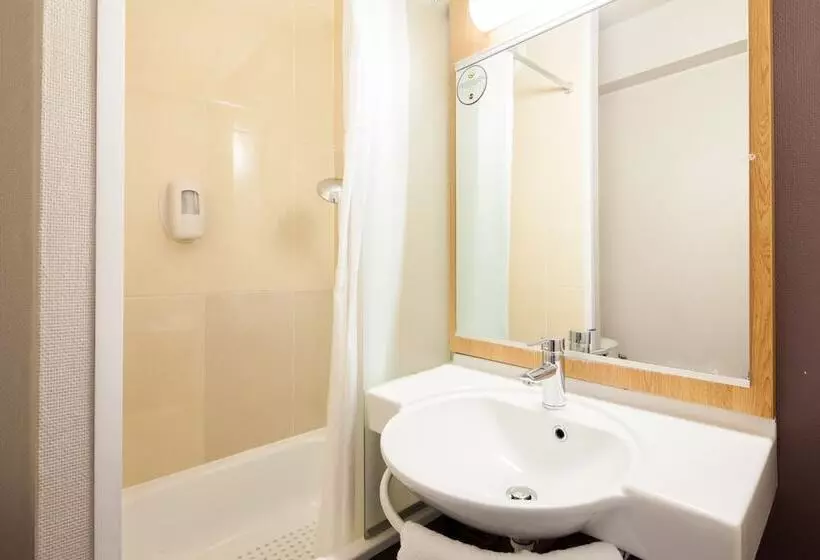 اتاق استاندارد سه نفره, B&b Hotel Paris Roissy CDG Aéroport