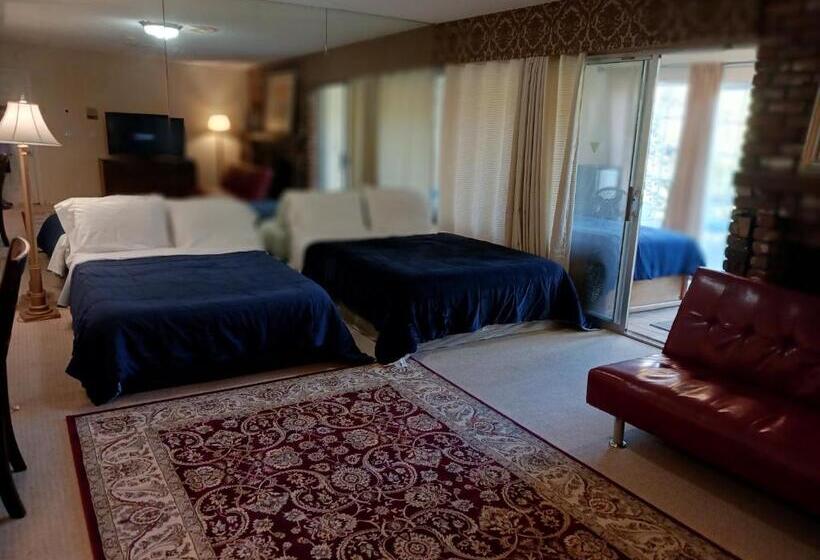 سوییت با چشم‌انداز باغ, Bed And Breakfast In Hollywood Hills