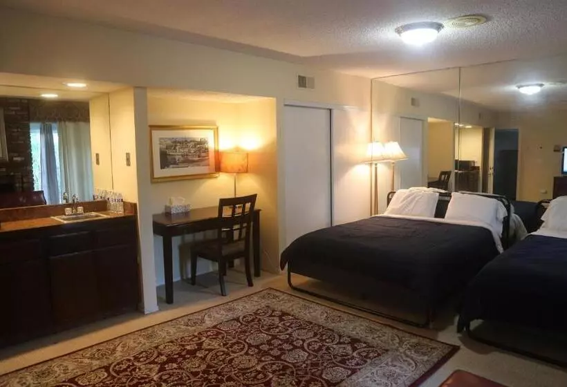 سوییت با چشم‌انداز باغ, Bed And Breakfast In Hollywood Hills