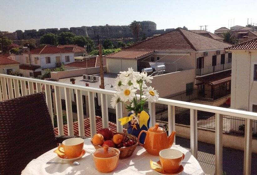 スタンダードトリプルルーム, Alex