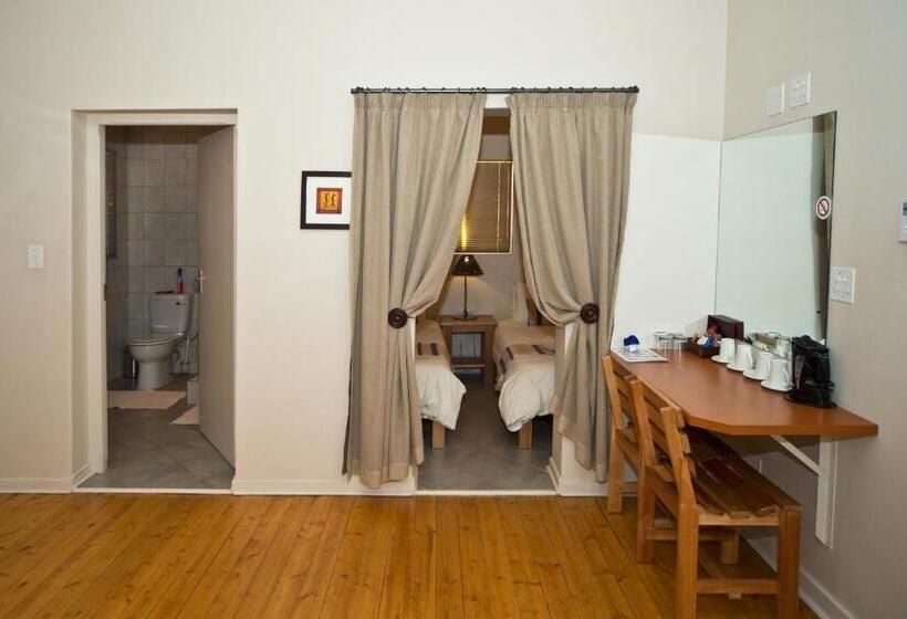 اتاق خانوادگی, Bahnhof Hotel Aus