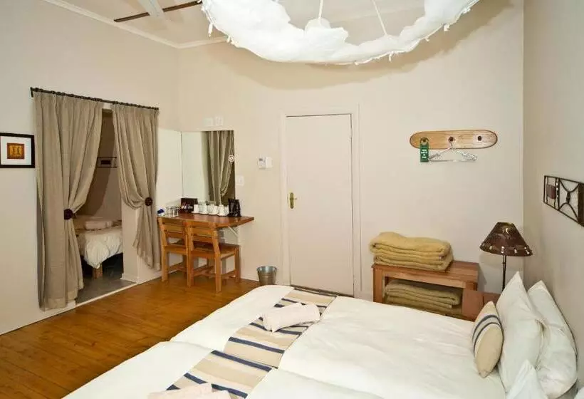 اتاق خانوادگی, Bahnhof Hotel Aus