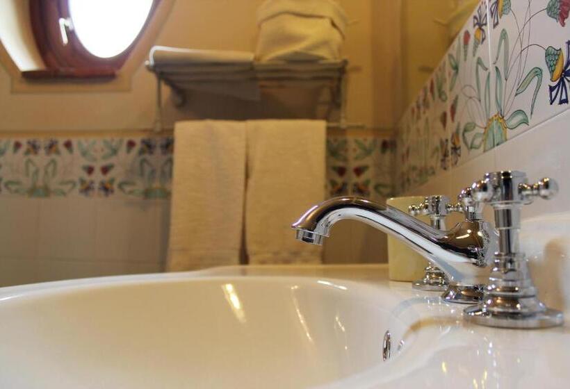 Suite with Terrace, La Cantina Relais  Fattoria Il Cipresso