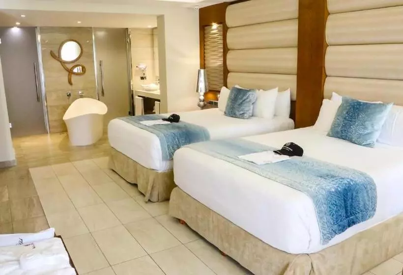 سوئیت با وان آب گرم, Majestic Mirage Punta Cana, All Suites - All Inclusive