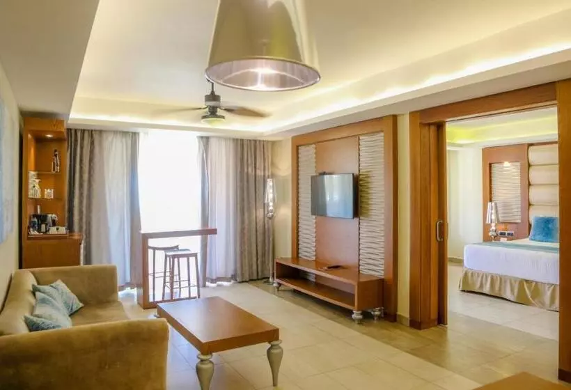 سوئیت کلوب با چشم‌انداز دریا, Majestic Mirage Punta Cana, All Suites - All Inclusive